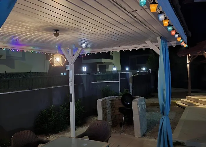 Luxury Private Pool Villa-5 Min To Land Of Legends 빌라 베렉